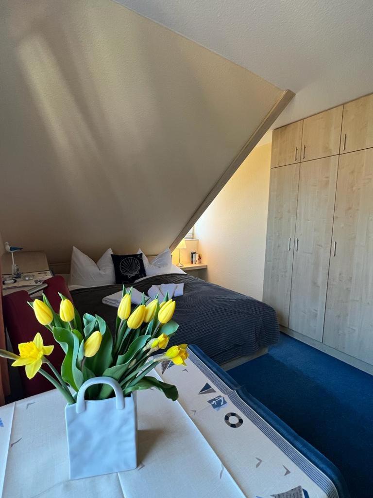 Hotel-Pension Zur Mole Wiek auf Rügen エクステリア 写真